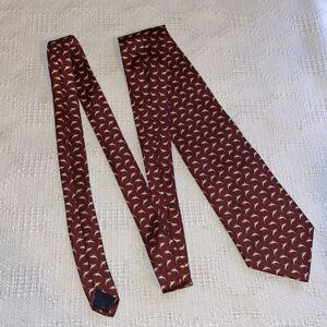 Brooks Brothers Dress Tie Men’s Size 57 Long 3 Wide Burgundy Dolphin Motif Silk